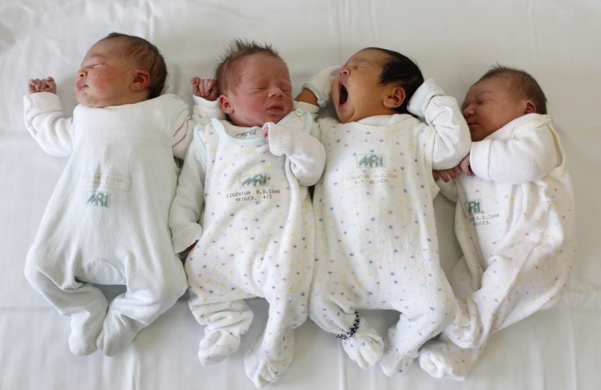 76090-5-babies-at-a-maternity-ward-at-munich-hospital